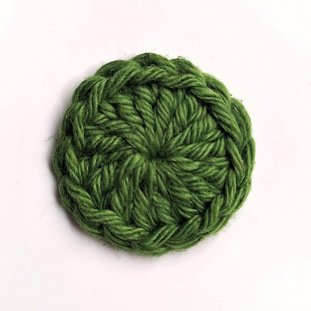 crochet mandala round 1 in green