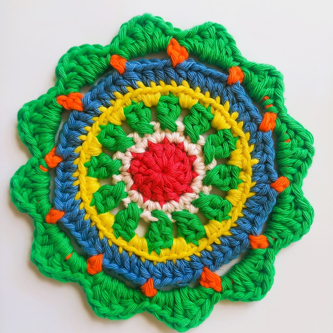 The finished 7 round crochet cpaster